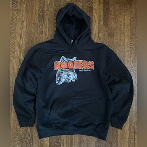 #694 HOOTERS classic Black Hoodie Sweater.